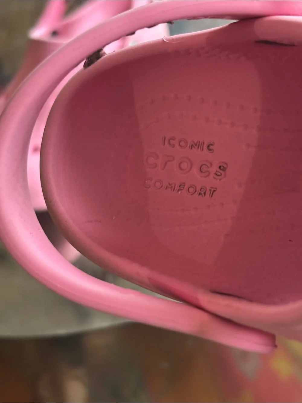 CROCS Kids Classic Clog in Bright Pink
